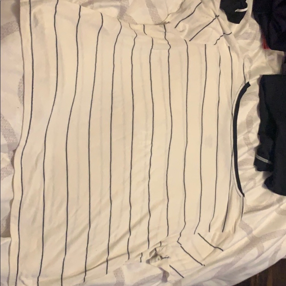 T-shirt - Picture 2 of 3